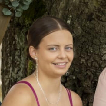 Baby-sitter Dampierre-sur-Avre: Sarah