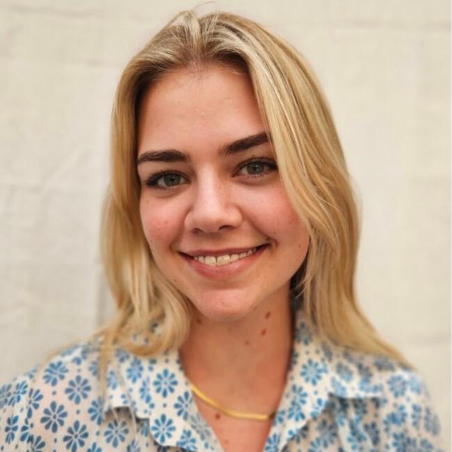 Babysitter in Gloucester: Jessica