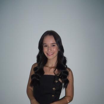 Babysitter in Governador Valadares: Laura