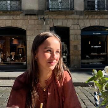 Babysitter in Montreuil-sur-Ille: Elen