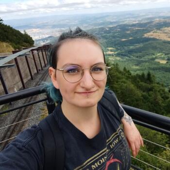 Babysitter in Saint-Bonnet-près-Riom: Marie