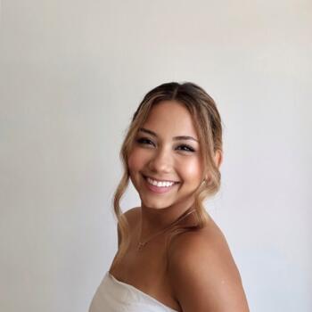Babysitter in Newington (Connecticut): Valentina