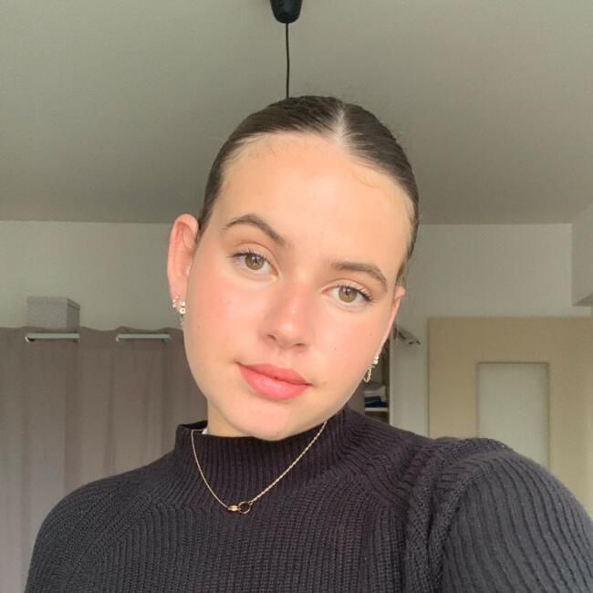 Babysitter in Brest: Evane