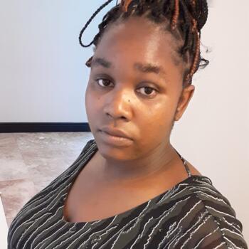 Babysitter in Goodwood (Western Cape): Victoria