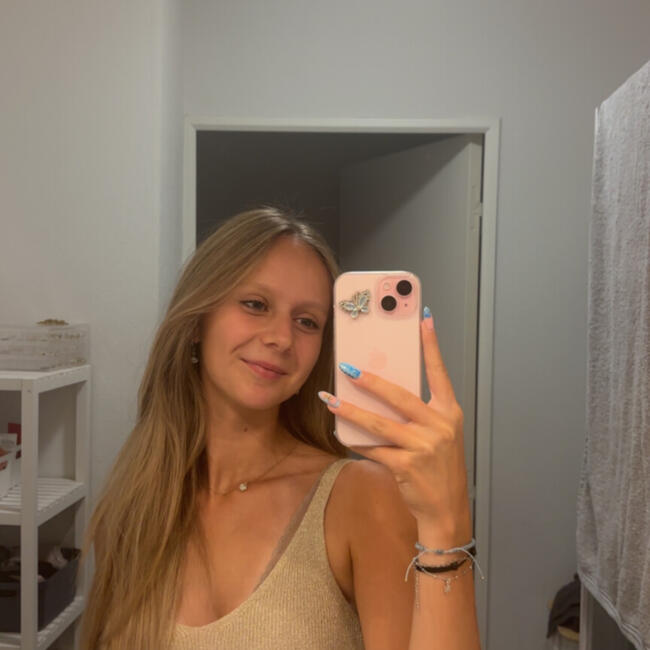 Babysitter in Tours: Maude