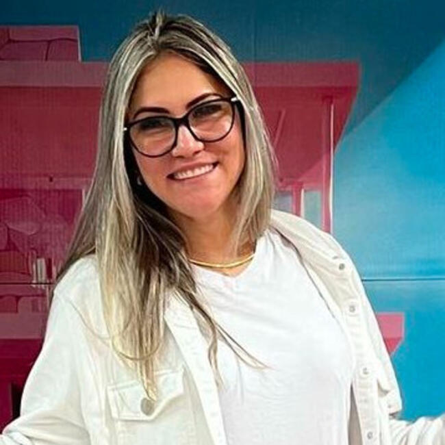 Babysitter in Camboriú: Mayara