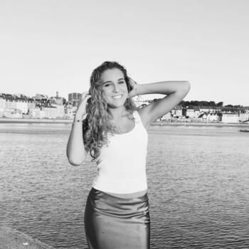 Baby-sitter Auvers-sur-Oise: Mina
