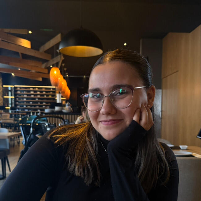 Babysitter in Matosinhos Municipality: Lara