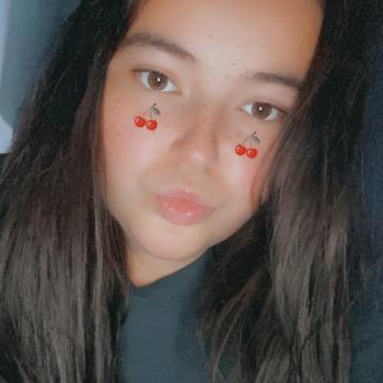 Babysitter in Roux: Oceane