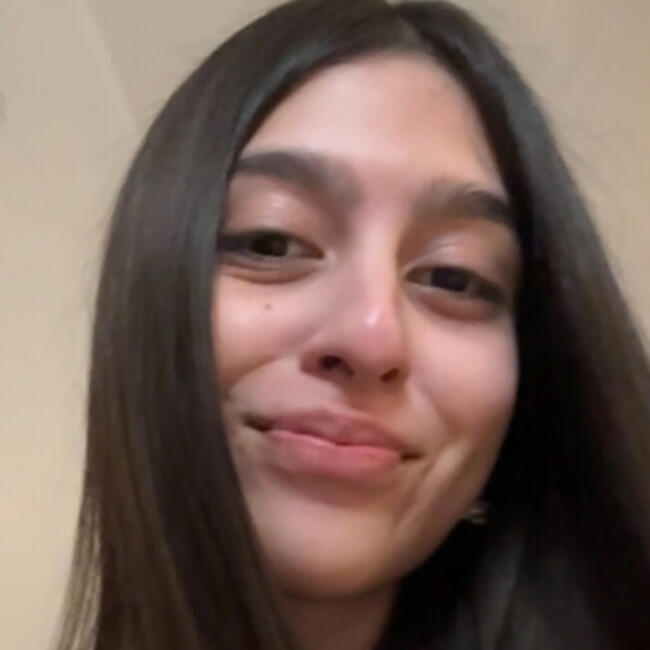 Babysitter in Dallas: Julissa