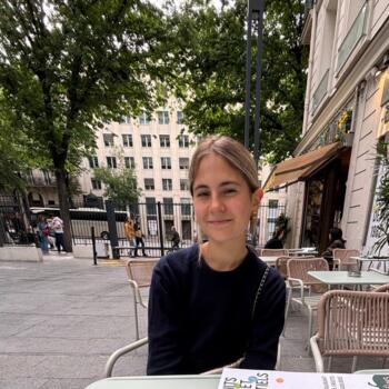 Babysitter Mentana: Hélène