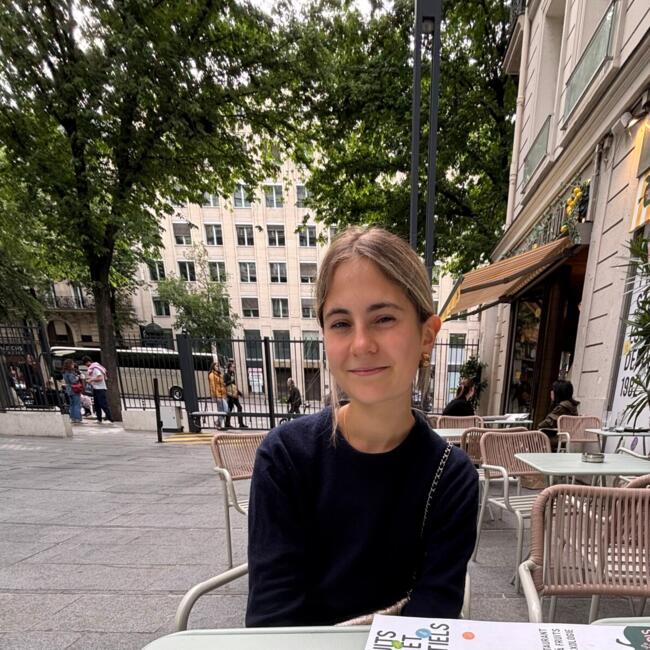 Babysitter a Mentana: Hélène