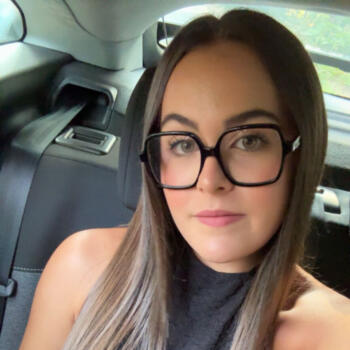 Babysitter in Saint-Just-Malmont: Lea
