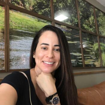 Emprego de babá em Aracaju: emprego de babá Adriana