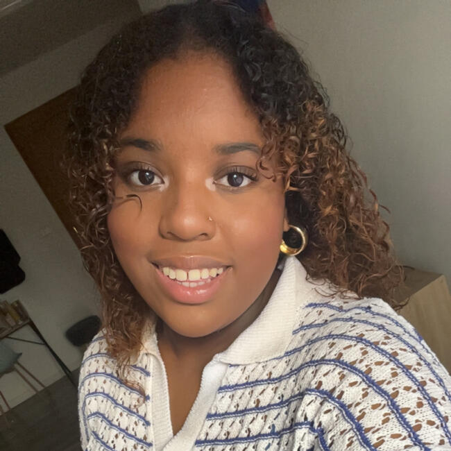 Babysitter in Périgueux: Noemie