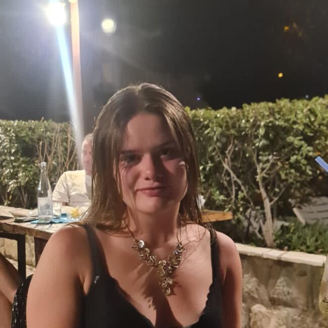 Babysitter in Versailles: Julie