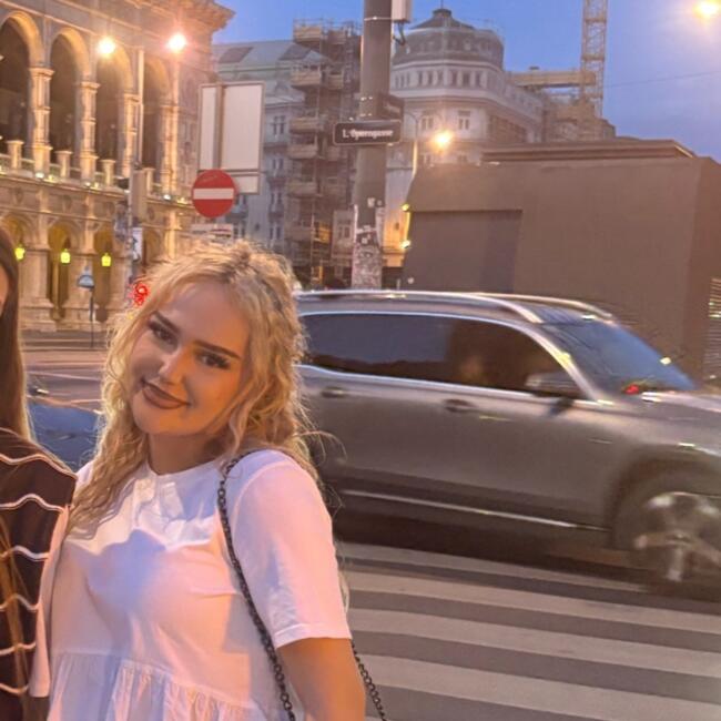 Babysitter in Vienna: Ira