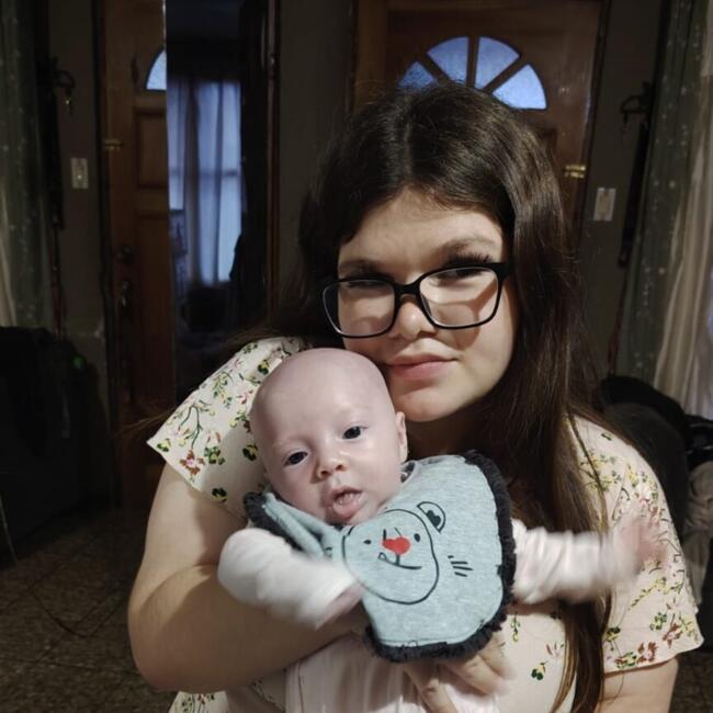 Babysitter in Mata de Plátano: Briana