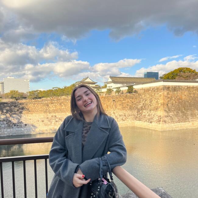 Babysitter in Versailles: Julia