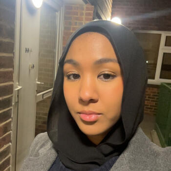 Babysitter in London: Fatima