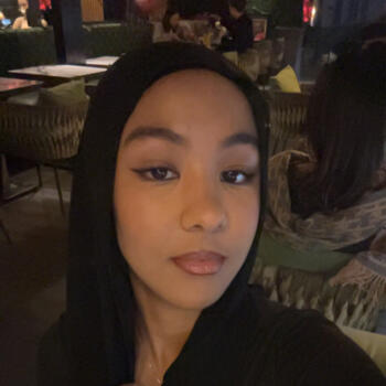 Babysitter London: Fatima