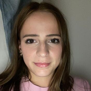 בייביסיטר ב- דנקרק: Jade