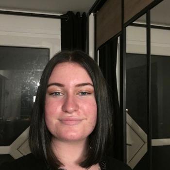 Barnevakt i La Rivière-de-Corps: Erynn