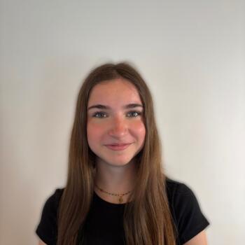 Babysitter in Tournai: Apolline