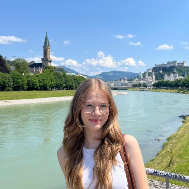 Babysitter in Innsbruck: Paula