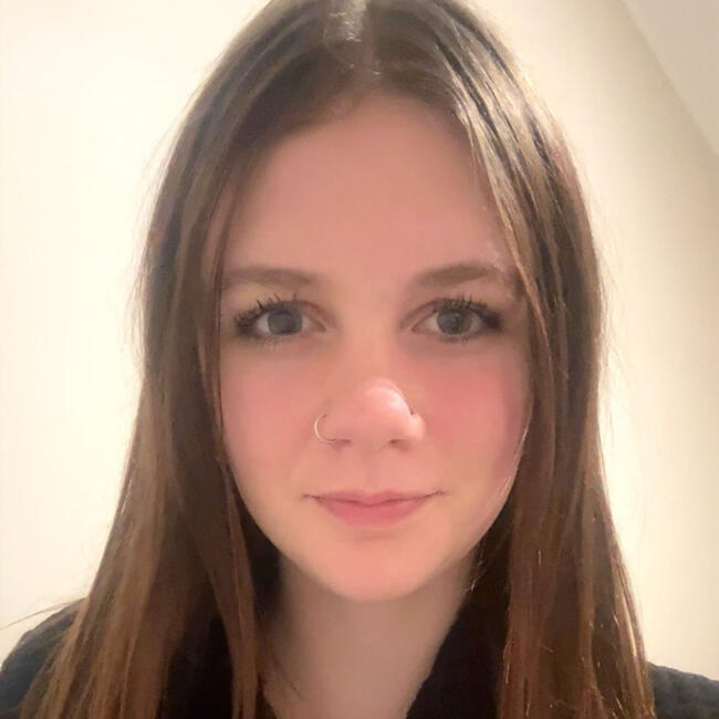 Babysitter in Drouin: Chloe