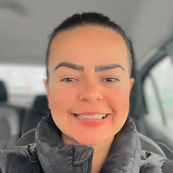 Babysitter in Braga: Charlyene oliveira