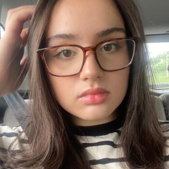 Babysitter in Montreal: Yasmine