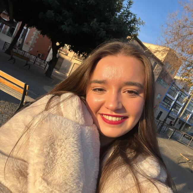 Babysitter in Aspe: Raquel