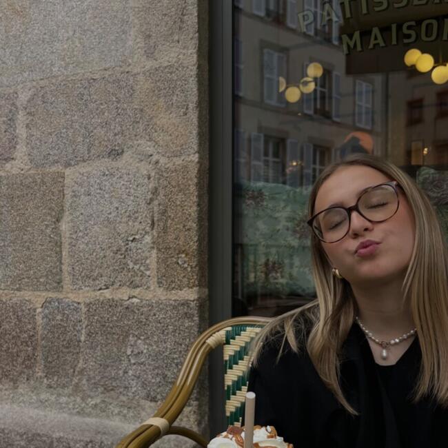 Babysitter in Jourgnac: Lily-Rose