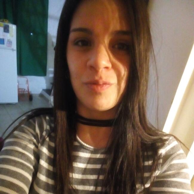 Babysitter in Moreno: Elizabeth