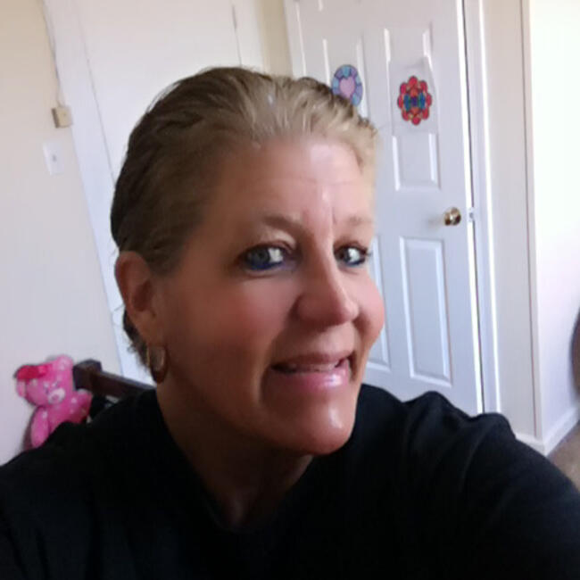 Babysitter in Meriden: Debra 