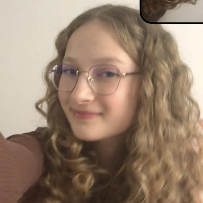 Babysitter in Rouen: Camille