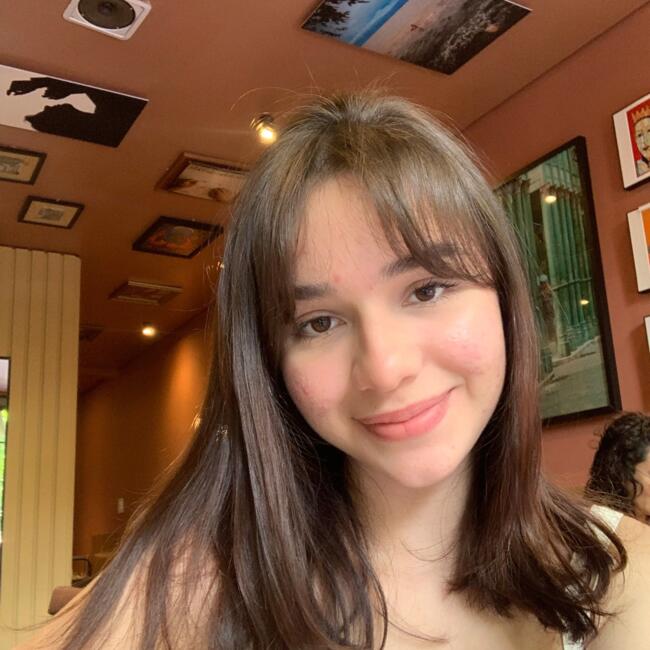 Babysitter in Belém: Camily