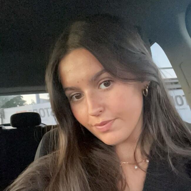 Babysitter in Halle: Mina