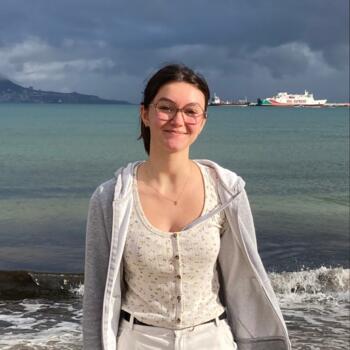 Babysitter in Paris: Morgane