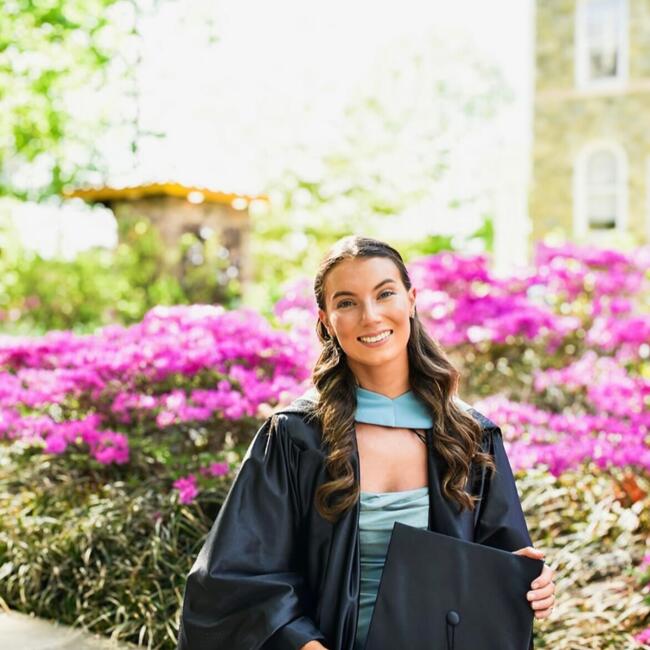 Babysitter in Sydney: Laura