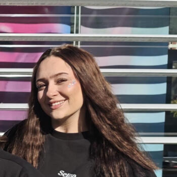 Babysitter in Innsbruck: Selina