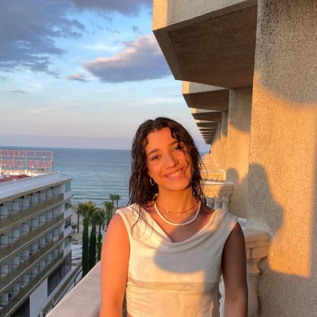 Canguro en Zaragoza: Elenaa