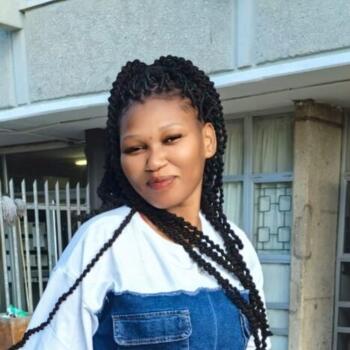 Babysitter Port Elizabeth: Itumeleng Malefane