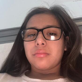 Babysitter in Modesto: Aileen