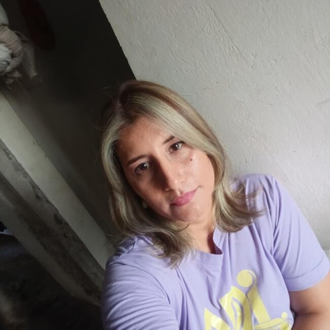 Niñera en Guayaquil: Grey