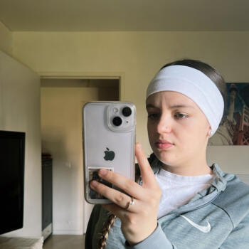 Babysitter in Saint-Brieuc: Alya