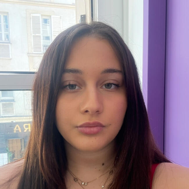 Babysitter in Paris: Lyna