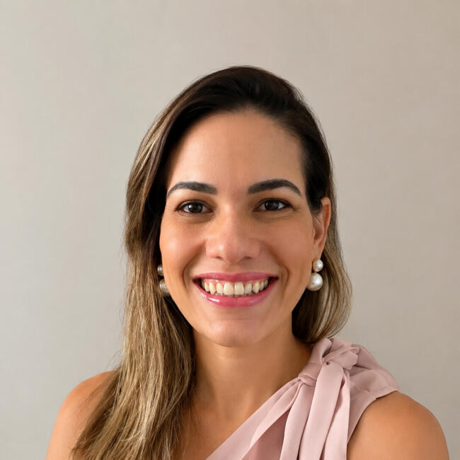 Emprego de babá em Goiânia: Tallita