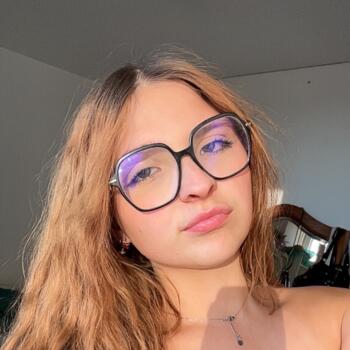 Babysitter in Douai: Helyne